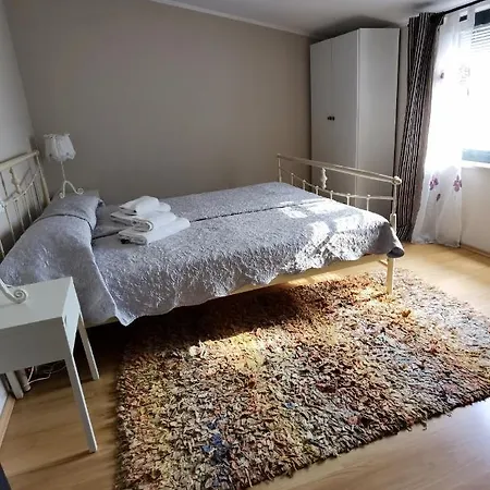 Apartman Pine And Lime