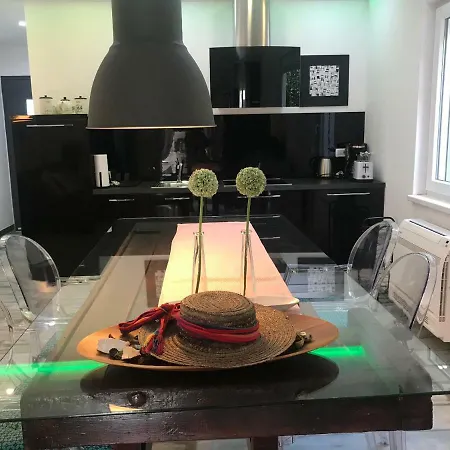 Pine And Lime Apartman