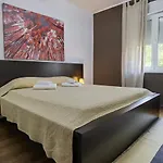 Pine And Lime Apartman