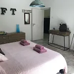 Pine And Lime Apartment *