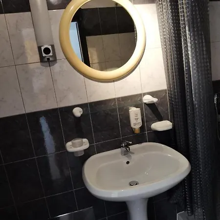 Pine And Lime * Пула