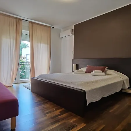 Pine And Lime Apartment