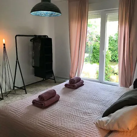 Pine And Lime Apartment Pula