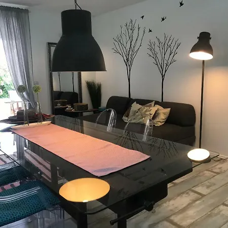 Apartment Pine And Lime *