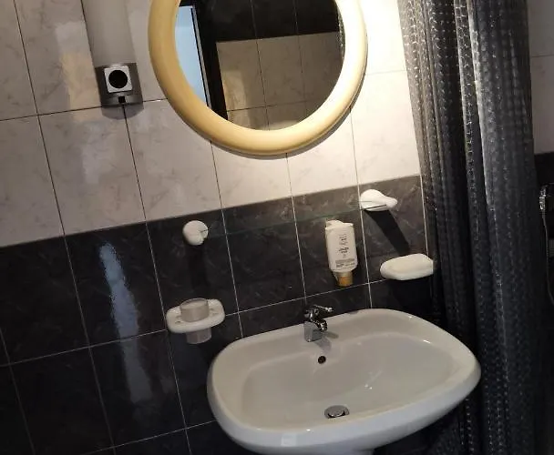 Pine And Lime * Пула