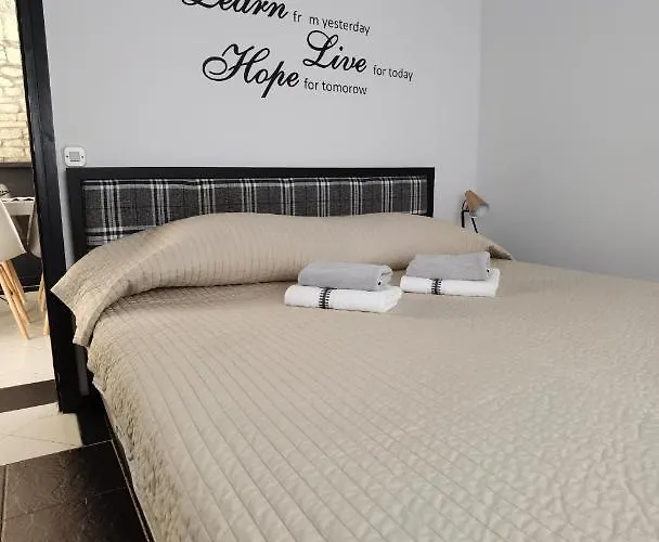 Pine And Lime * Pula